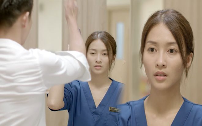 Cảnh hất điện thoại kinh điển của 'Hậu duệ mặt trời' được tái hiện trong bản Việt như thế nào!