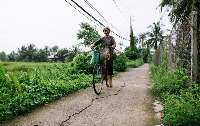 Có một làng quê xanh mướt giữa Sài Gòn - nơi người dân sống tách biệt phồn hoa, lấy nuôi cá trồng hoa làm nguồn vui sống