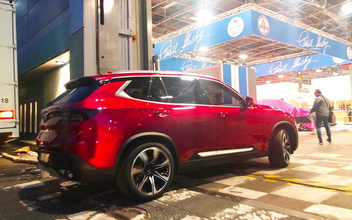 Cận cảnh 2 chiếc sedan và SUV của VinFast vừa chuyển vào Paris Motor Show 2018