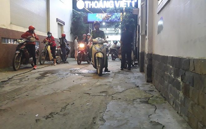 Nghi vấn nam nhân viên 18 tuổi bị kẹt trong thang máy nhà hàng đến tử vong ở Sài Gòn