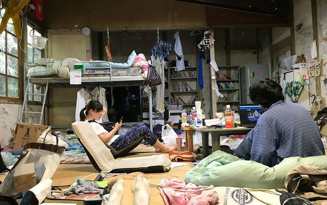 Bên trong khu ký túc xá tồi tàn hơn 100 tuổi tại Nhật Bản