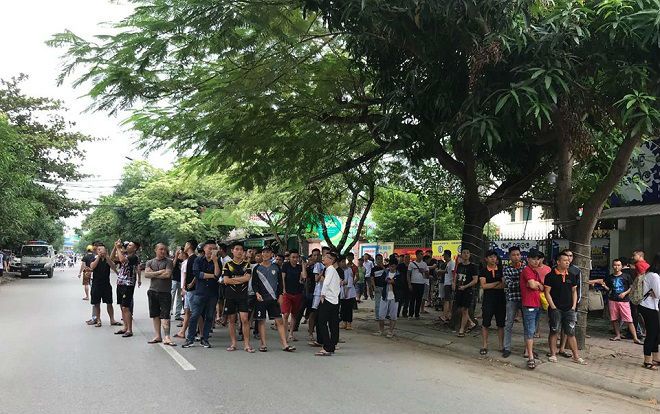 Vụ cảnh sát dùng súng bắn tỉa bao vây đối tượng có 'hàng nóng' cố thủ trong nhà ở Nghệ An: Đã xác định được danh tính một nghi phạm