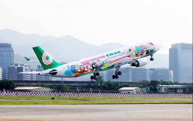 Vì sao những chiếc máy bay nặng nề lại có thể bay lượn như những chú chim?