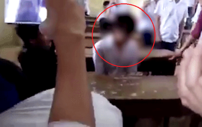 Phẫn nộ clip nam sinh bị bạn bè vây kín trêu chọc là người đồng tính