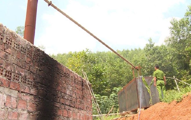 Bắt quả tang một cơ sở tái chế dầu nhớt lậu quy mô lớn ở Hà Tĩnh