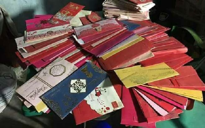 5 năm 'dành cả thanh xuân kiếm tiền mừng đám cưới', chàng trai khoe 'chiến tích' là số thiệp mời 'khổng lồ'