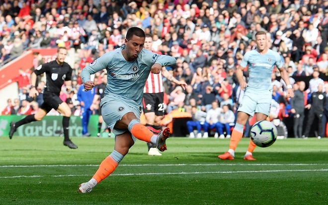 Giúp Chelsea đại thắng, Hazard gửi lời thách thức đến Messi, Ronaldo