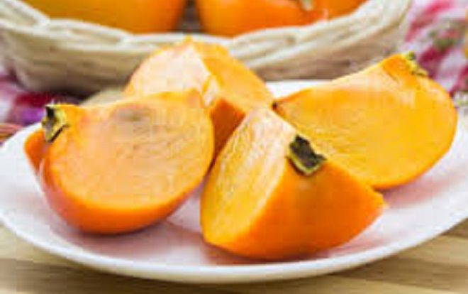 Nữ sinh 14 tuổi bị tắc ruột do ăn nhiều quả hồng ngâm