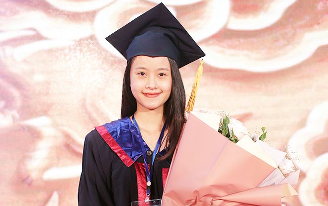 Nữ thủ khoa xinh đẹp của ĐH Quốc gia Hà Nội: Học giỏi nhưng chơi cũng rất cừ!