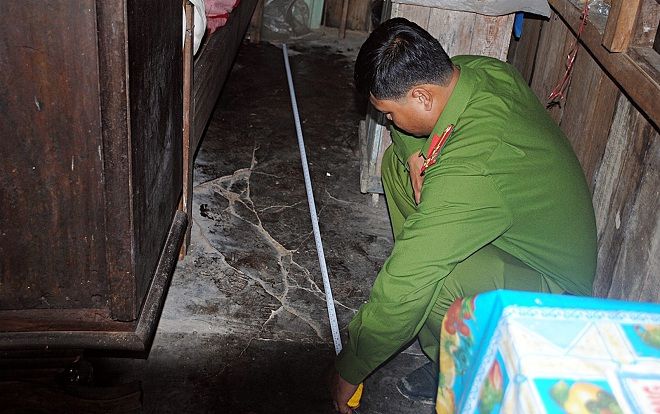 Đâm cụ bà trọng thương cướp được 503.000 đồng, thiếu niên về đưa cho mẹ còn giữ lại 3.000 đi mua mì tôm