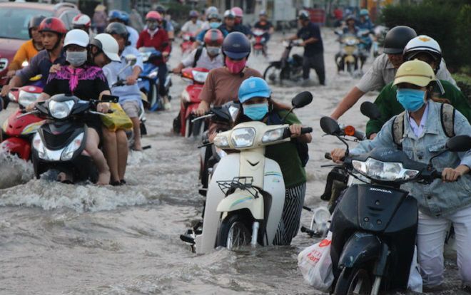 Hứng chịu đợt triều cường lịch sử, cuộc sống của người dân Cần Thơ bị đảo lộn