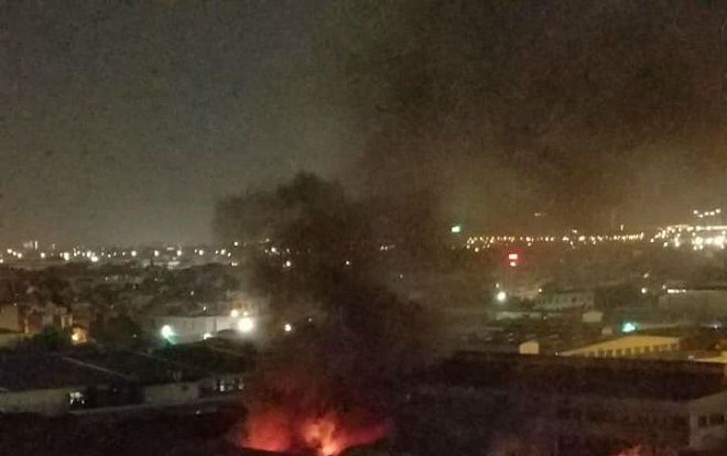 Cháy lớn xưởng sản xuất đồ chơi trẻ em ở Hà Nội, lửa khói bốc cao ngùn ngụt