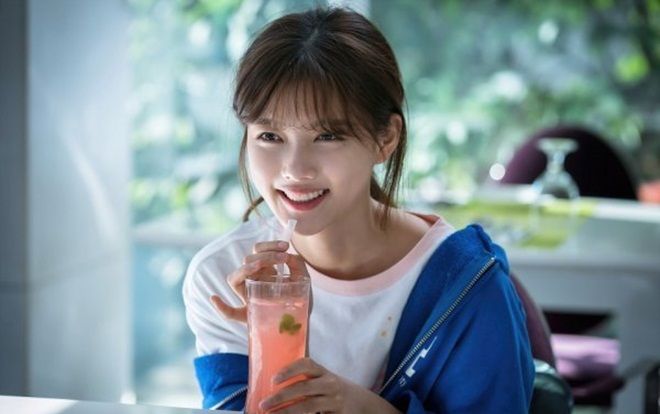 Lộ ảnh xinh lung linh của Kim Yoo Jung trong 'Clean with Passion for Now'