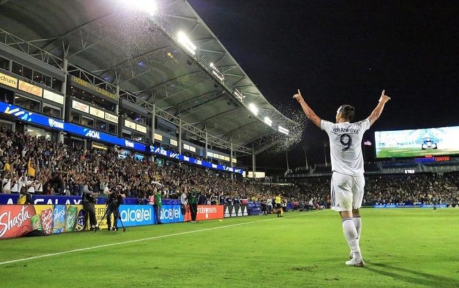 Hàng công bết bát, M.U ý định mời Ibrahimovic quay về giải cứu