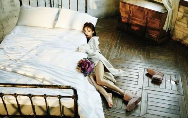 Ngô Cẩn Ngôn gây sốt khi tạo dáng lả lướt 'mướt mát' trên tạp chí đàn ông