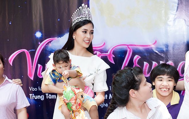 Mòn mỏi chờ đợi dự án nhân ái của Tiểu Vy mang tới Miss World 2018