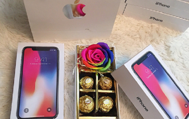 'Bốc bát họ' 20 triệu mua iPhone X tặng sinh nhật bạn gái, chàng trai ôm cục nợ gấp đôi còn bị bạn gái 'đá' vì nợ ngập đầu