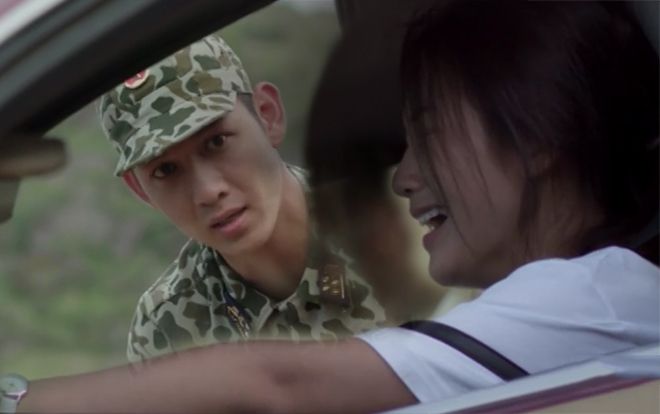 'Hậu duệ mặt trời Việt Nam' có làm tốt cảnh lao xe xuống vực thót tim?