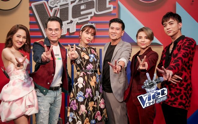 Chưa đến Tết nhưng sao dàn HLV Giọng hát Việt nhí 2018 lại rực rỡ, xinh đẹp như xuân sang thế này?