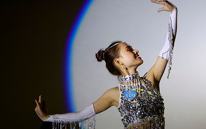 Trai xinh gái đẹp ĐH Phương Đông trổ tài làm nghệ sĩ 'siêu đỉnh' trong đêm thi tranh giải sinh viên tài sắc