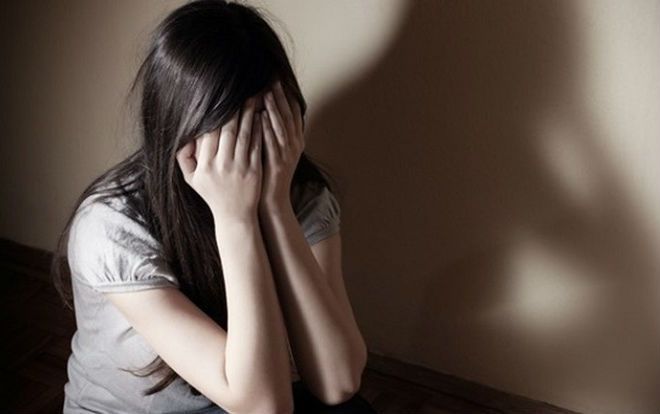 Thấy cháu gái của của cậu phổng phao xinh đẹp, nam thanh niên lén giao cấu giữa đêm