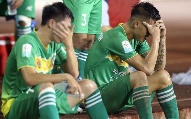 Nhiều cầu thủ Cần Thơ sợ bị 'xù' tiền lương, lót tay