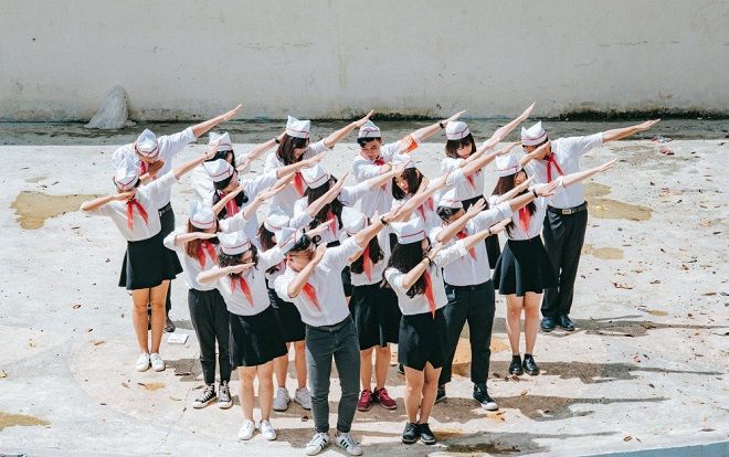 Chụp ảnh kỷ yếu 1 lần hết 80 triệu, sang chảnh như đi dự đại yến tiệc liệu có đáng?