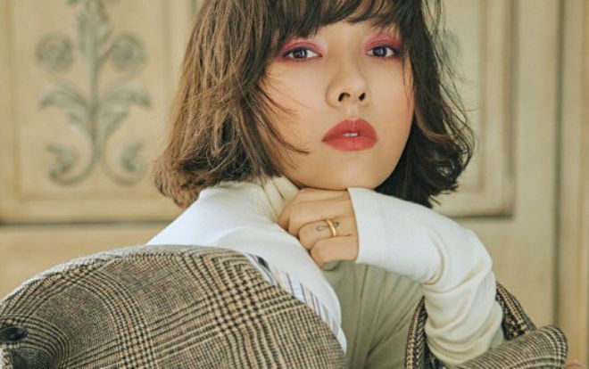 Nữ thần Kpop Lee Hyori thu hút  tóc ngắn quyến rũ trong loạt ảnh mới