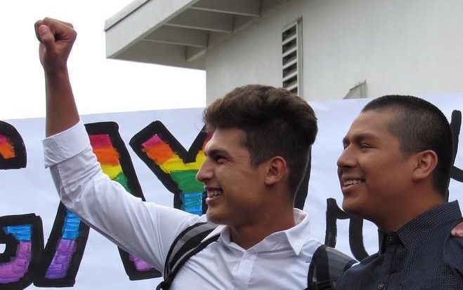 Cư dân mạng xúc động trước màn ‘ngỏ lời’ vô cùng ngọt ngào của chàng gay tuổi teen