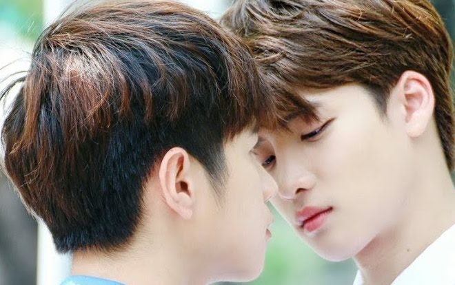 Love By Chance: Chuyện tình giữa hai đôi mắt 1cm và 1,5cm đang làm mưa bão cộng đồng Đông Nam Á