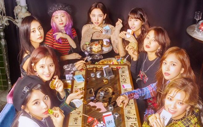 Fan 'nghiêng ngả' trước vẻ đẹp của TWICE trong teaser album comeback, có người còn bị sốc