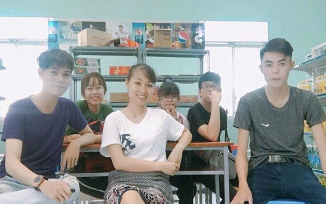 Giảng viên đi làm nhân viên siêu thị, bảo trì máy