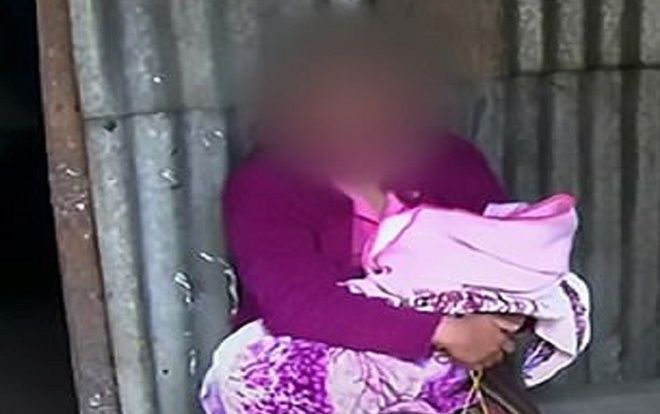Bé gái 13 tuổi bị cưỡng hiếp rồi mang bầu mà không biết, đến khi sinh con lại thêm một lần choáng váng