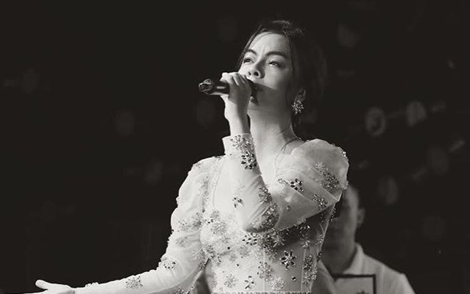 Ngoài kia miệng lưỡi thế gian cũng mặc kệ, Phạm Quỳnh Anh vẫn bình tâm cháy hết mình cho nghệ thuật