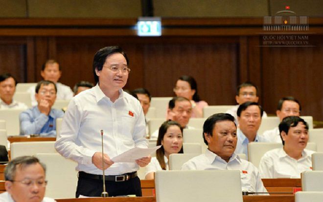 Bộ trưởng Phùng Xuân Nhạ giải trình trước Quốc hội các vấn đề liên quan đến gian lận thi cử và sách giáo khoa