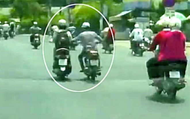 Bị giật túi xách, cô gái trẻ ngã xuống đường tử vong thương tâm