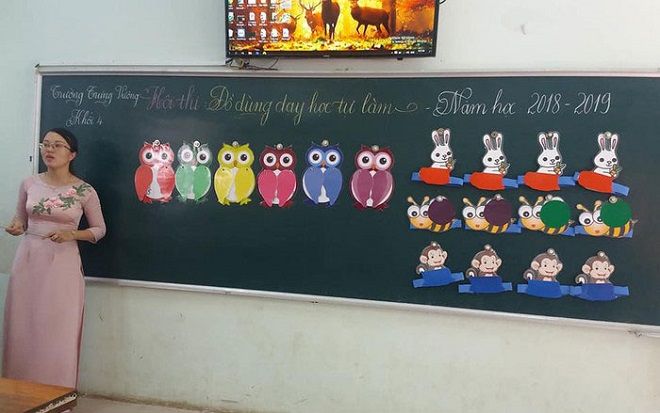 Sau bài 18 bài thi chữ đẹp như tranh, cô giáo trường Trưng Vương lại trổ tài làm đồ dùng dạy học quá ấn tượng