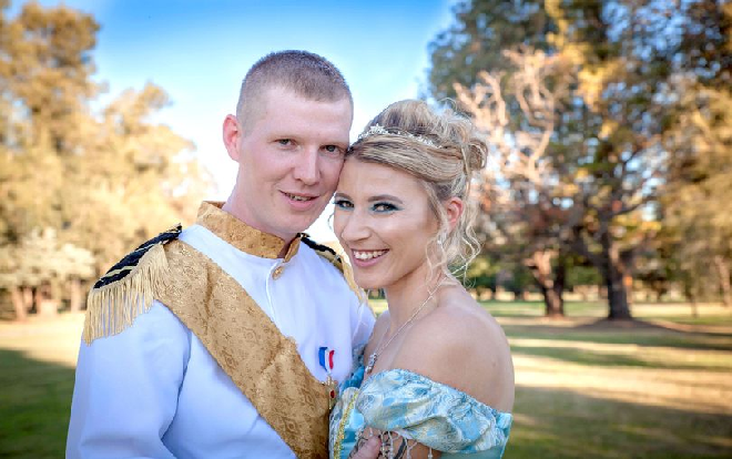 Đám cưới ngọt ngào y trong truyện cổ tích của cô nàng quá mê nhân vật Disney