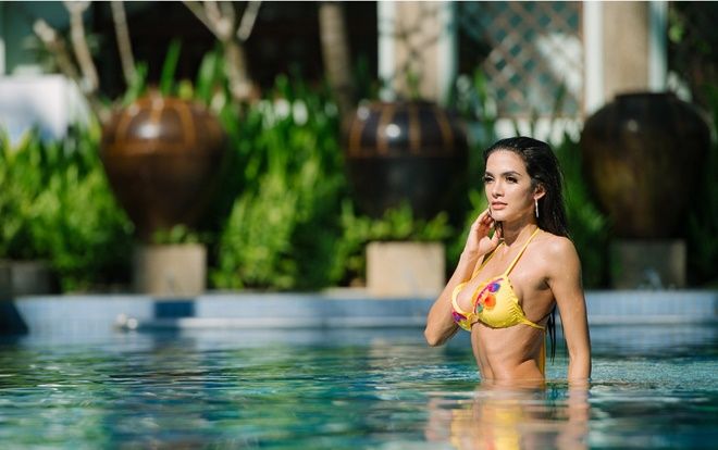 Tân Hoa hậu Hòa bình Thế giới 2018 khoe vòng 1 nóng bỏng khi chụp hình bikini
