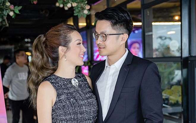 Người tình điển trai kém 10 tuổi để dành tiền mua nhẫn kim cương bự cầu hôn hoa hậu Thu Hoài