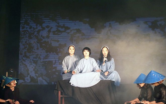 Sinh viên Học viện Báo chí & Tuyên truyền 'quẩy' hết nấc trong đêm hội Halloween hoành tráng nhất Hà Nội