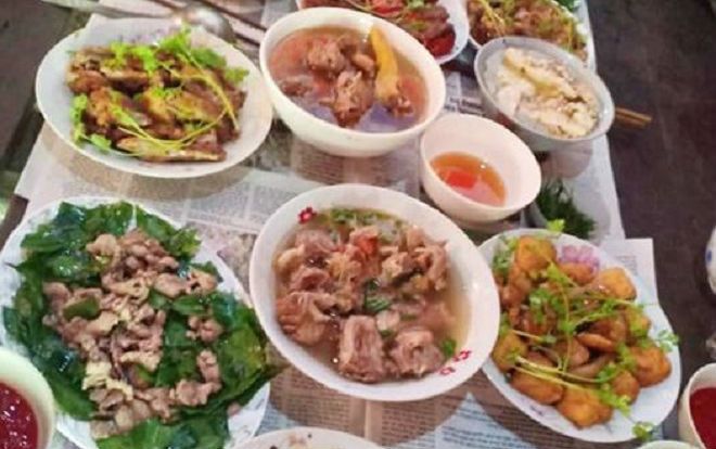 Lấy được giai tân, cô dâu 62 tuổi còn cưa đổ mẹ chồng nhờ những mâm cơm xuất sắc