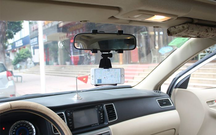 8 phụ kiện ô tô 'mua chỉ phí tiền' mà người mới có xe nên tránh