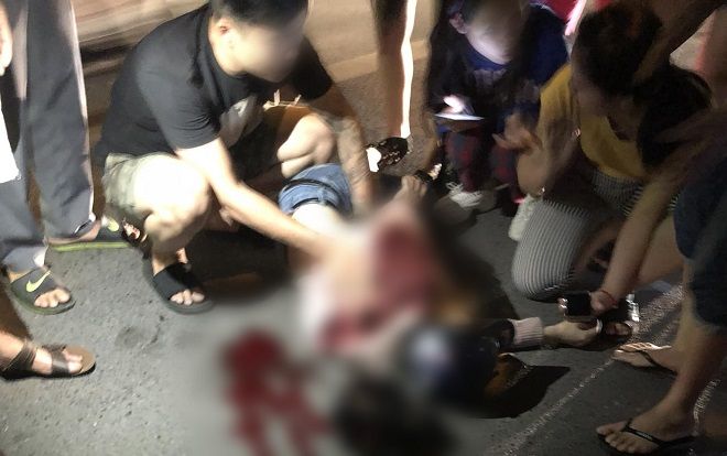 Chủ động nói lời chia tay, nữ sinh bị bạn trai cùng lớp đâm dao vào mặt