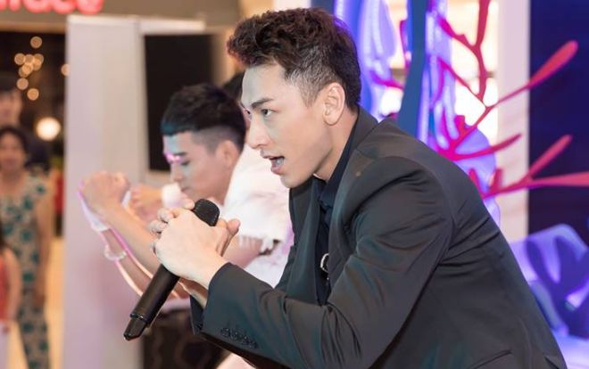 Bị fan nhí 'phũ', bất hợp tác trước hàng trăm khán giả và đây là phản ứng của Isaac!