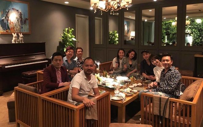 Ơn giời, Bảo Anh và Hồ Quang Hiếu đã chịu ngồi cạnh nhau rồi!