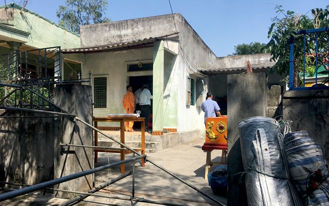 Đến nhà tìm, tá hỏa phát hiện bạn cùng lớp tử vong trong tư thế treo cổ