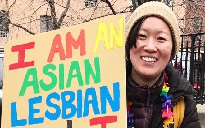 Đối với những người Mỹ gốc Á, việc công khai giới tính đang gặp nhiều cản trở