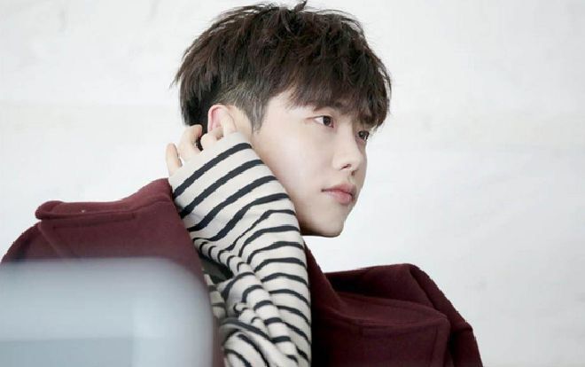 Shock: Lee Jong Suk đang bị ‘giam giữ’  tại Jakarta (Indonesia)?