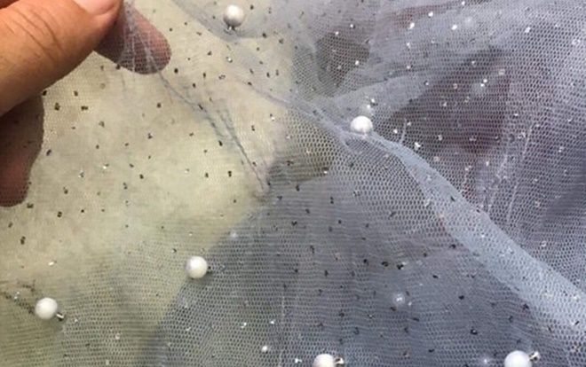 Háo hức mua hàng giảm giá nhân dịp shop tri ân khách hàng, cô nàng té ngửa nhận về mớ giẻ lau đắt đỏ